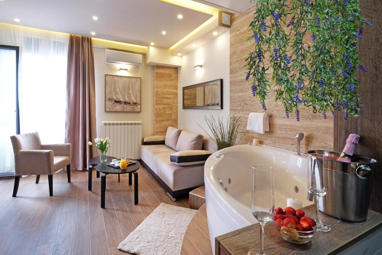 Central Spa Galaxy Apartment Belgrado Esterno foto
