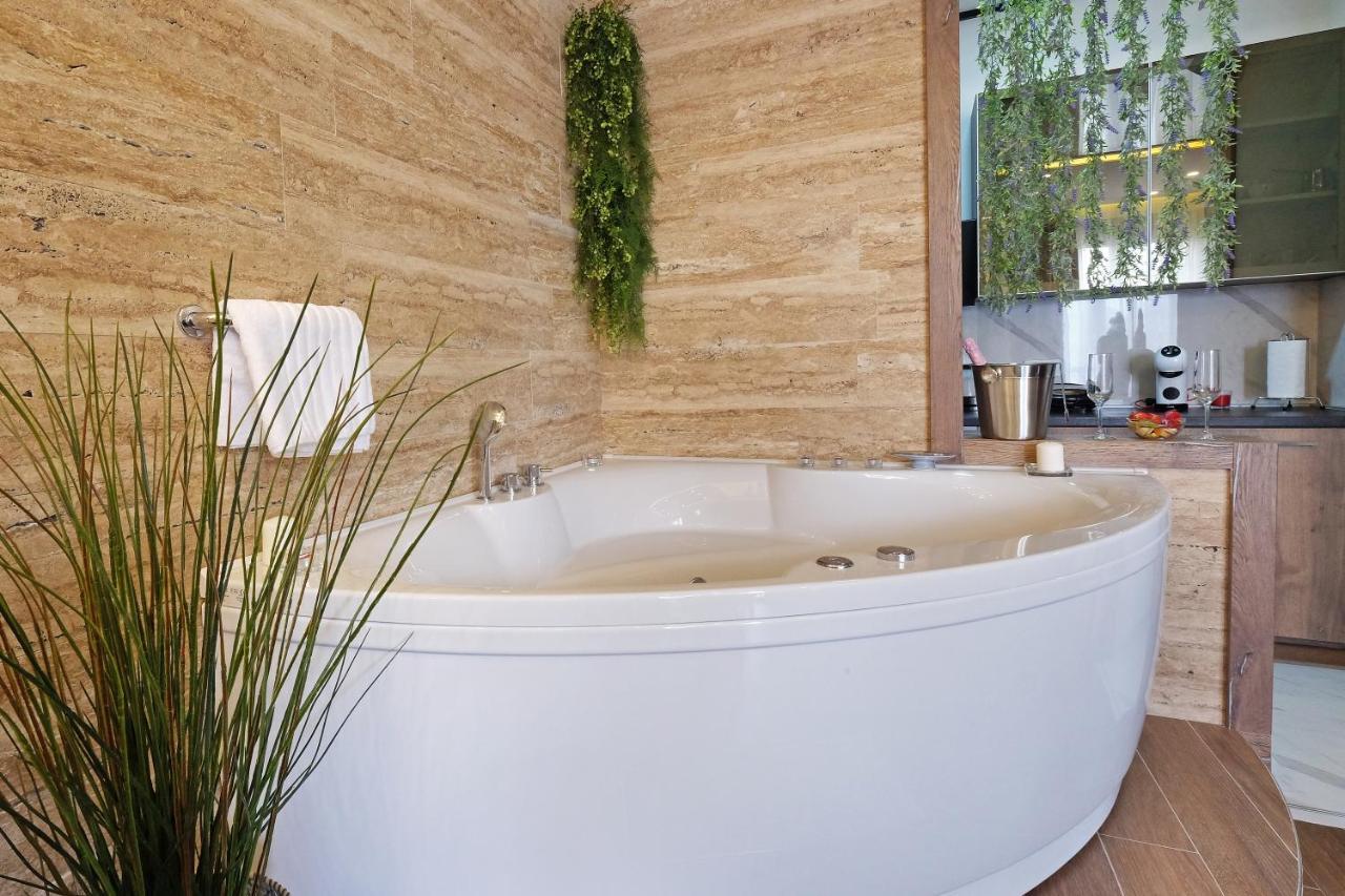 Central Spa Galaxy Apartment Belgrado Esterno foto
