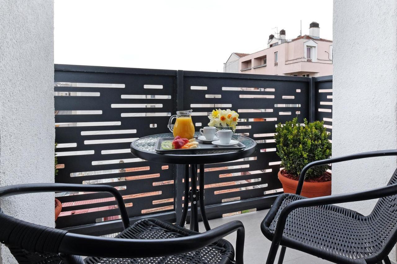 Central Spa Galaxy Apartment Belgrado Esterno foto
