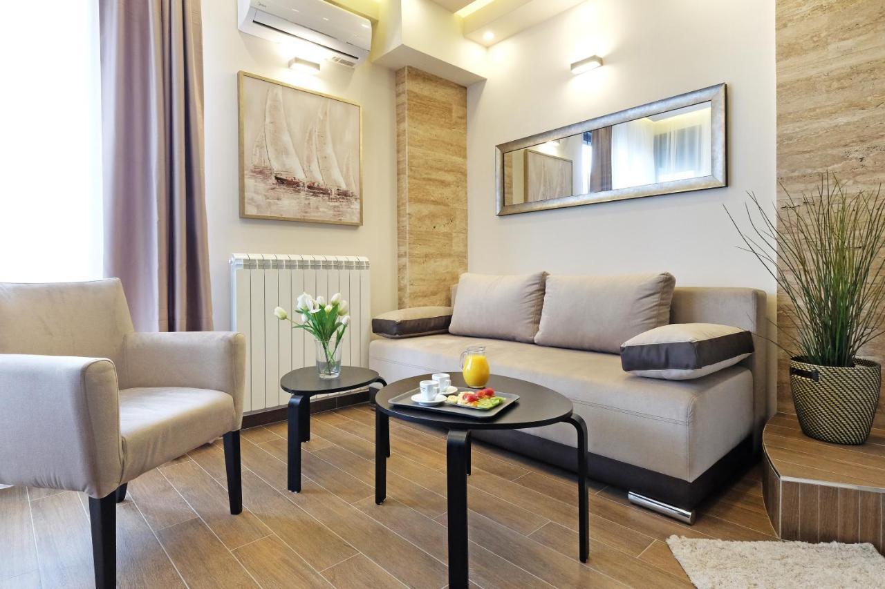 Central Spa Galaxy Apartment Belgrado Esterno foto