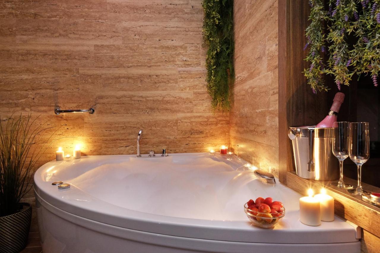 Central Spa Galaxy Apartment Belgrado Esterno foto